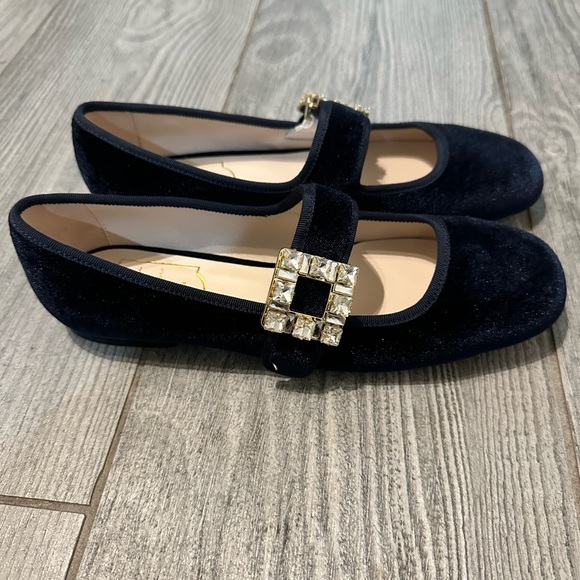 Roger Vivier Très Vivier Strass Crystal-embellished Velvet MaryJane Ballet Flats - Picture 9 of 14